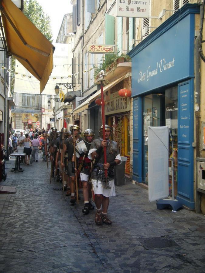 Studio Climatise, La Cloison Arles Exterior foto